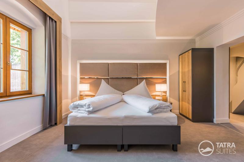 King size bed